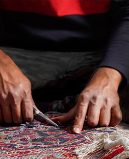 رفو گری قالی در قالیشویی پاسداران